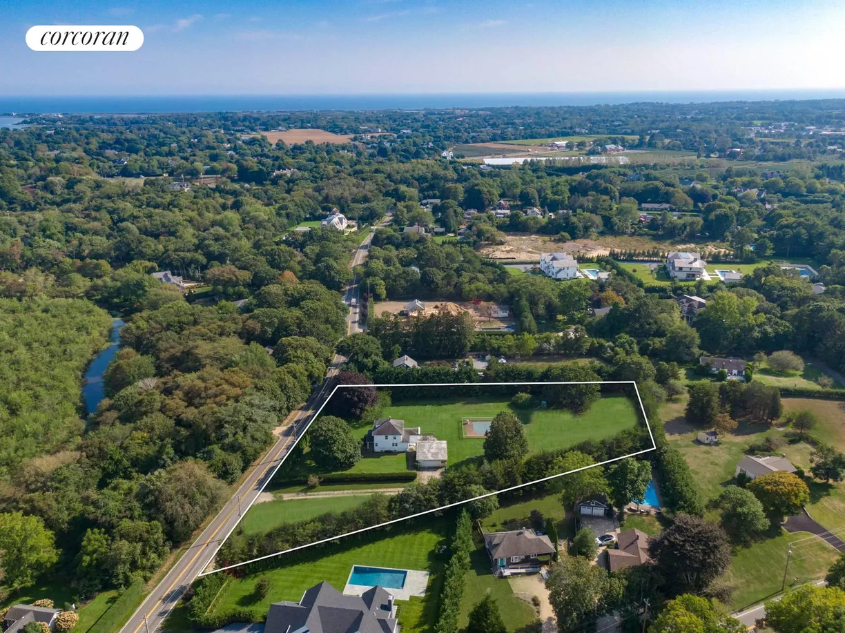 The Hamptons Real Estate | View 228 Head of Pond Road | room 4 | View 5