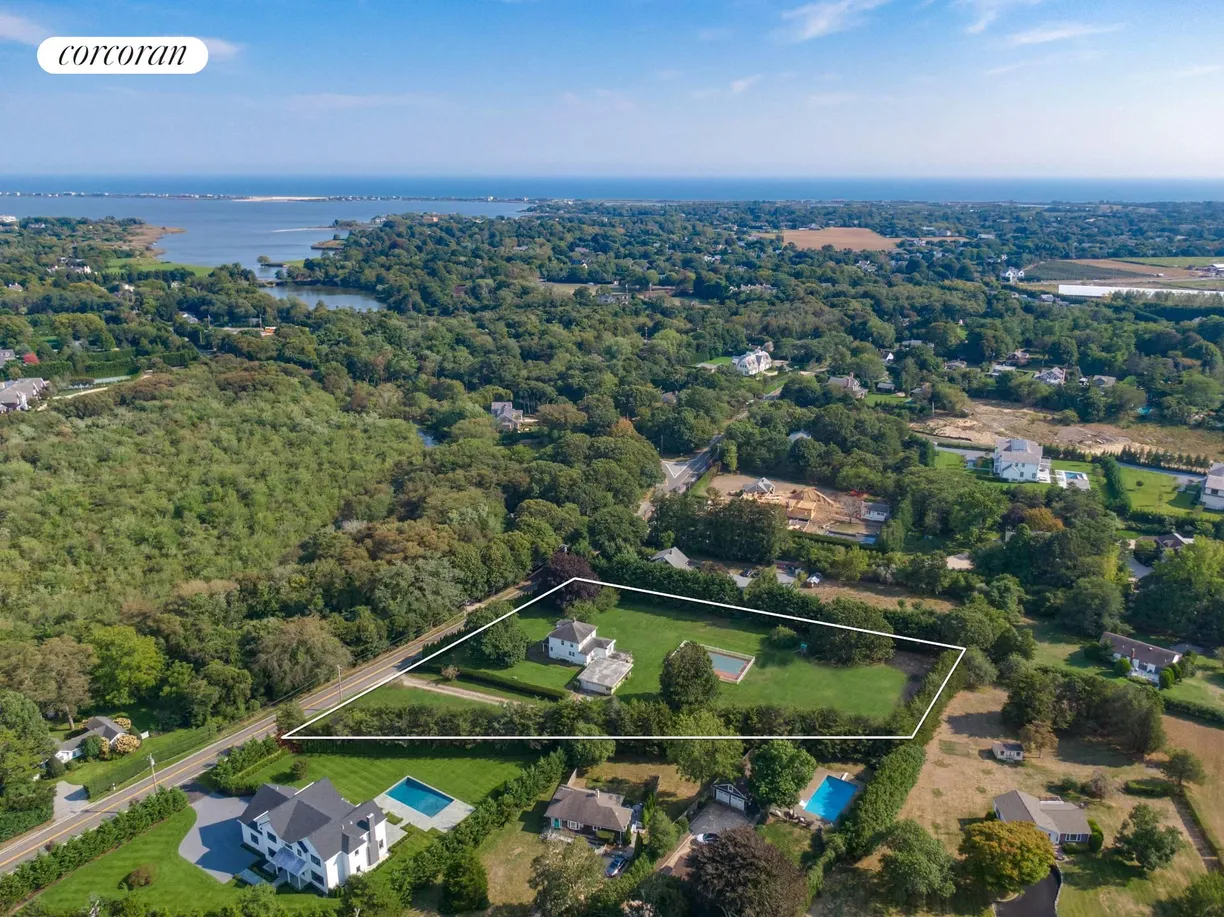 The Hamptons Real Estate | View 228 Head of Pond Road | room 5 | View 6