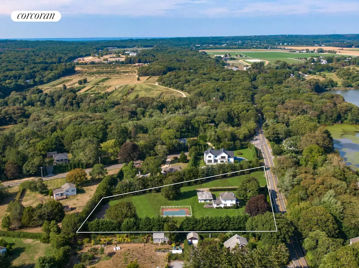 The Hamptons Real Estate | View 228 Head of Pond Road | room 8 | View 9