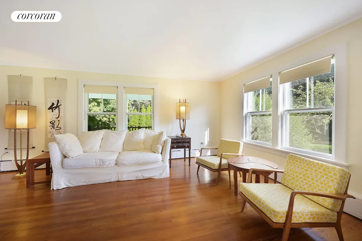 The Hamptons Real Estate | View 228 Head of Pond Road | room 11 | View 12