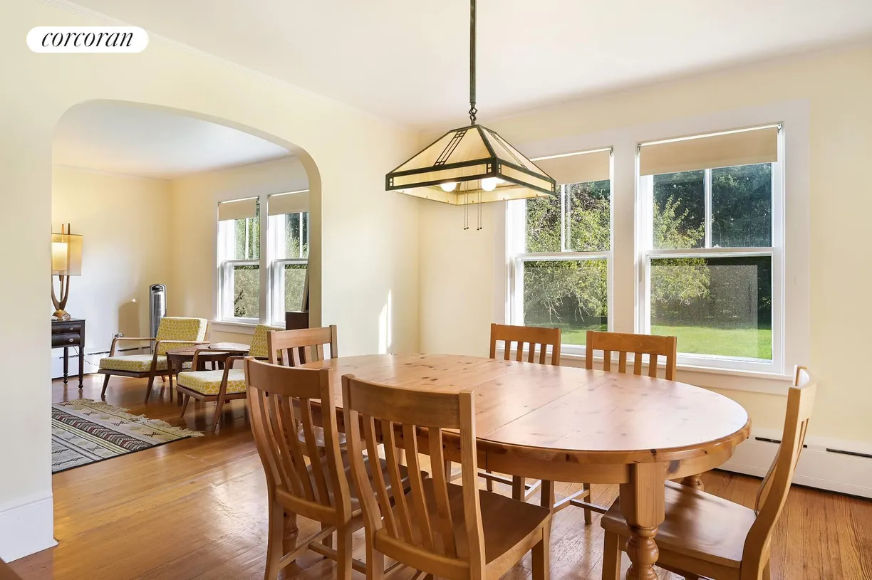 The Hamptons Real Estate | View 228 Head of Pond Road | room 15 | View 16