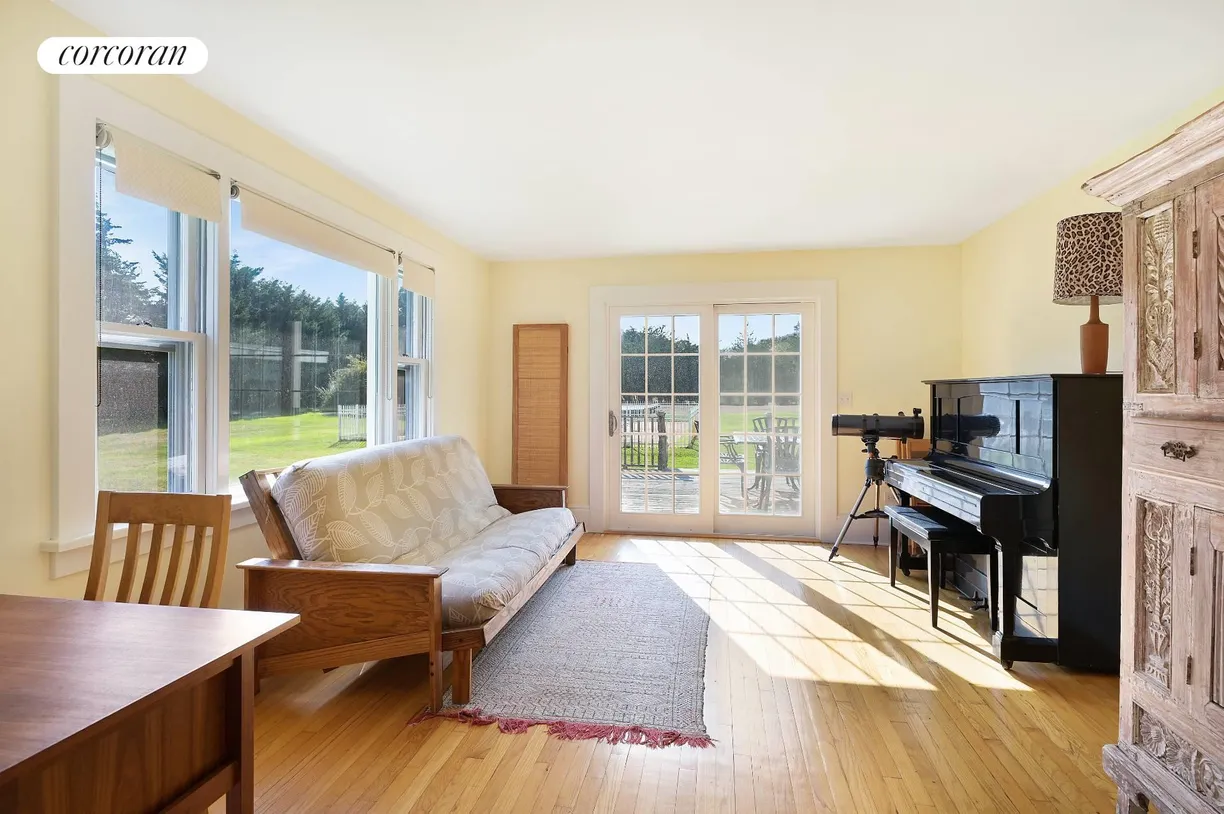 The Hamptons Real Estate | View 228 Head of Pond Road | room 16 | View 17