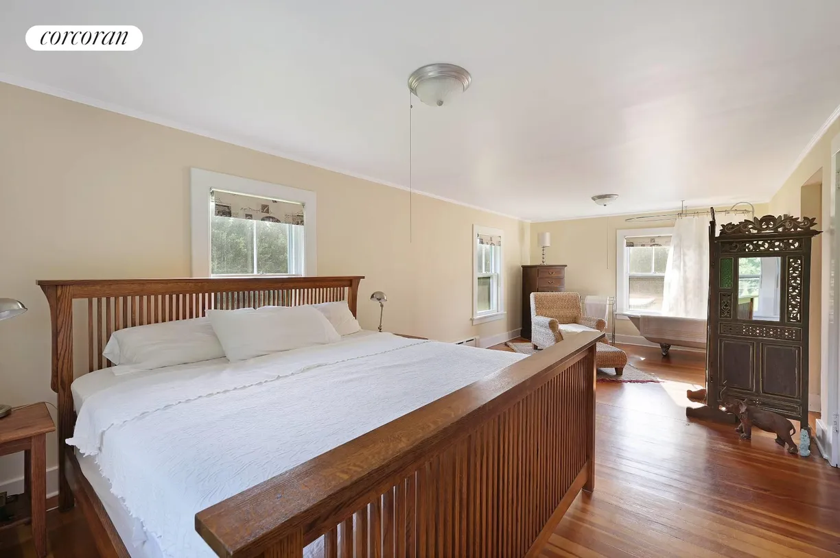 The Hamptons Real Estate | View 228 Head of Pond Road | room 22 | View 23