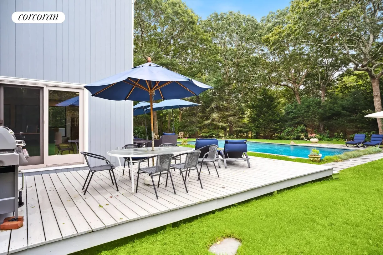 The Hamptons Real Estate | View 251 Seven Ponds Towd Road | Outdoor Diining