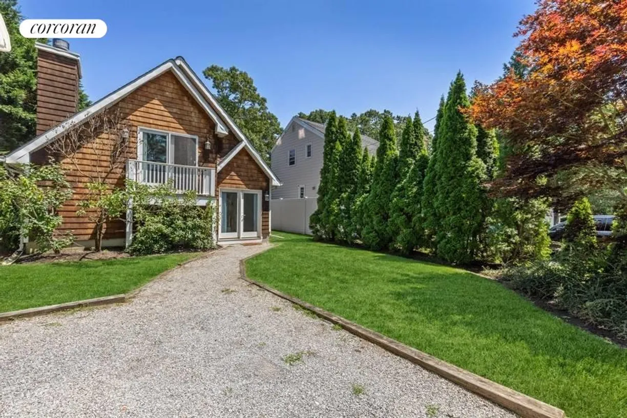 The Hamptons Real Estate | View 23 Ocean Avenue | 3 Beds, 2 Baths | View 1