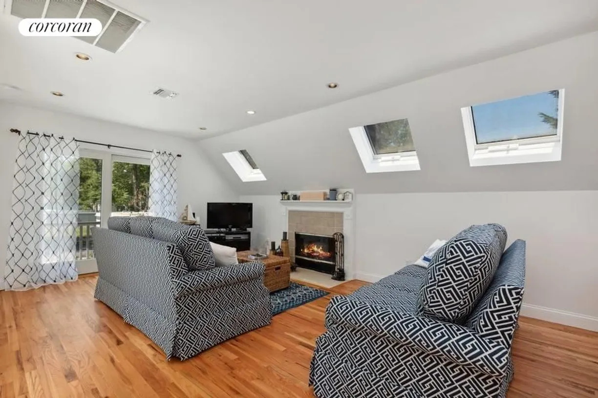 The Hamptons Real Estate | View 23 Ocean Avenue | Living Room | View 2