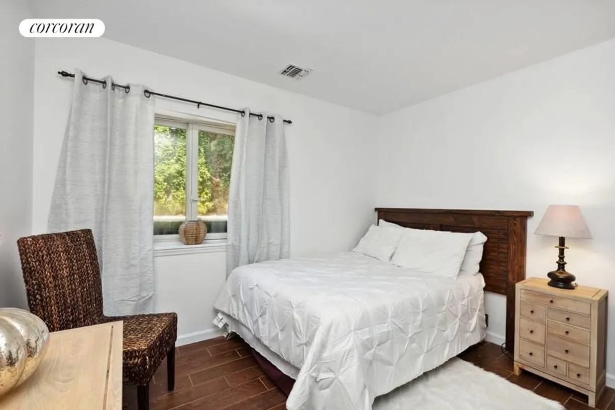 The Hamptons Real Estate | View 23 Ocean Avenue | Bedroom | View 9