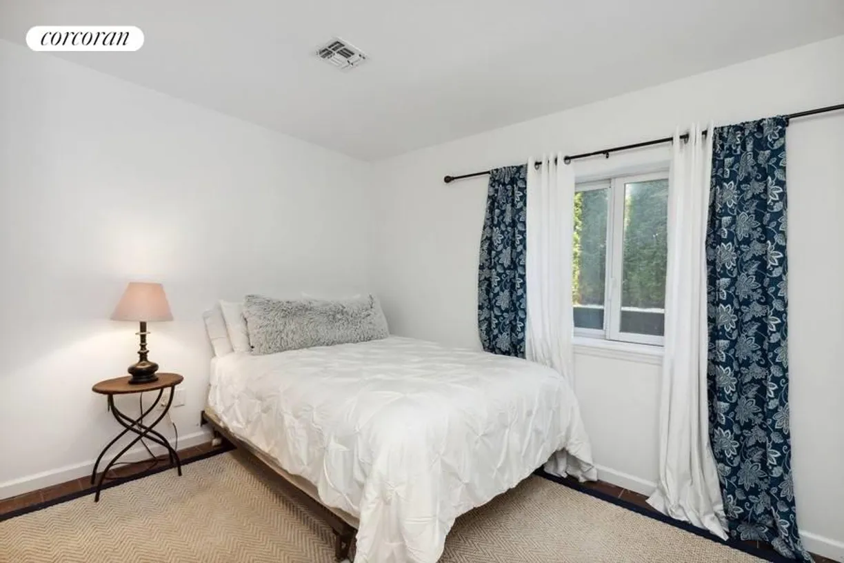 The Hamptons Real Estate | View 23 Ocean Avenue | Bedroom | View 10