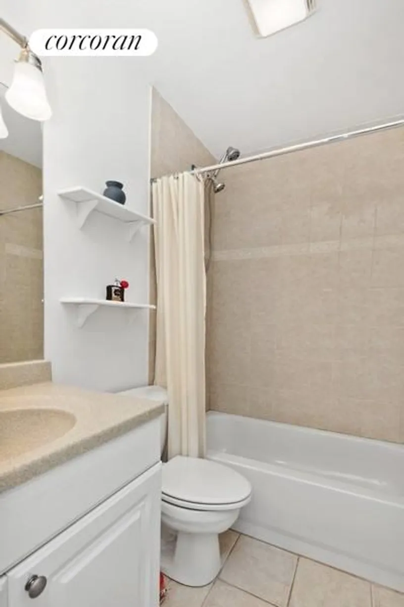 The Hamptons Real Estate | View 23 Ocean Avenue | Bathroom | View 11