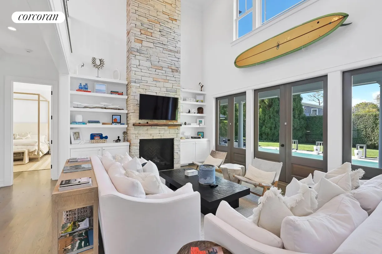 The Hamptons Real Estate | View 52 Quogue Street | room 2