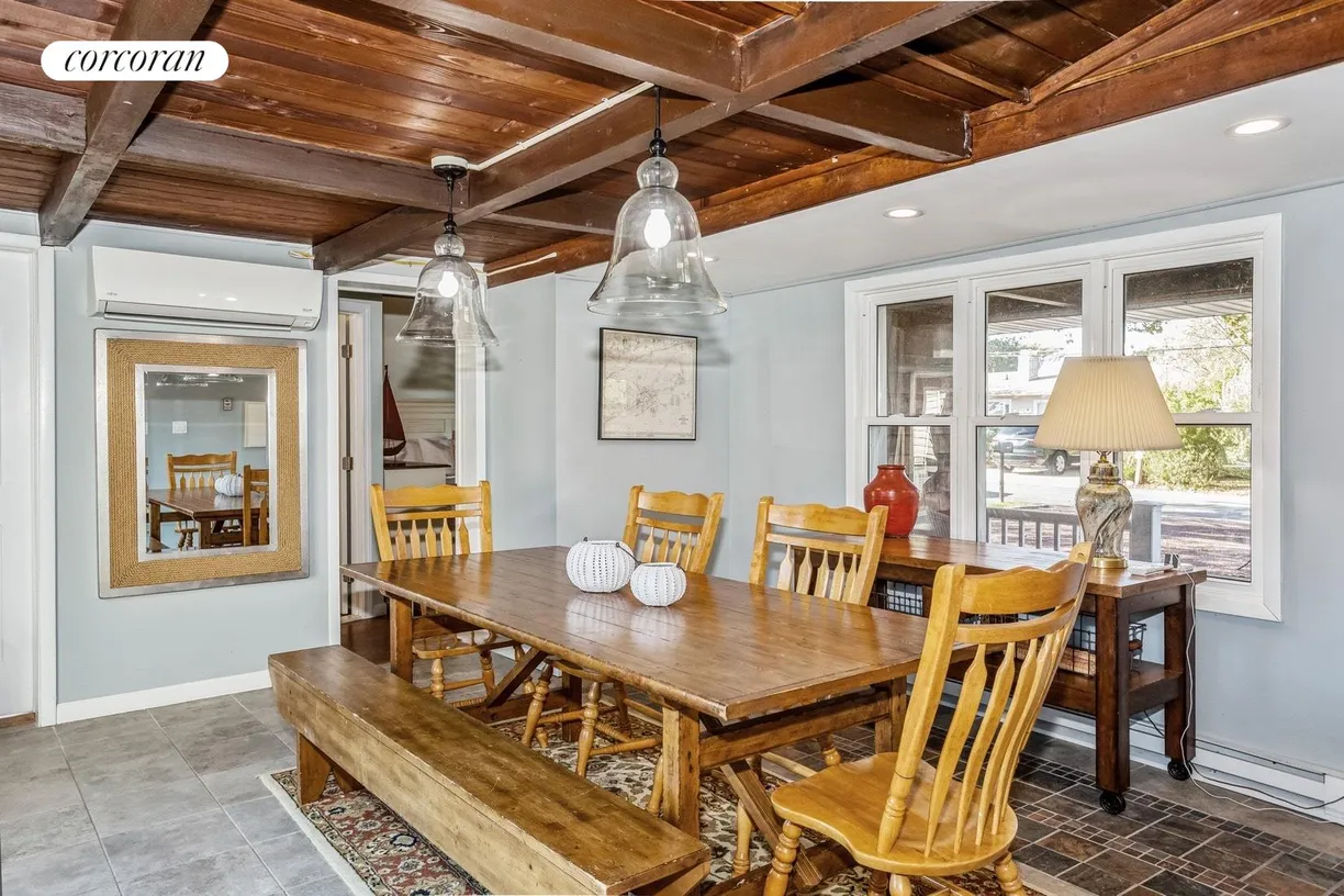 The Hamptons Real Estate | View 1 Shadbush Road | room 10 | View 11