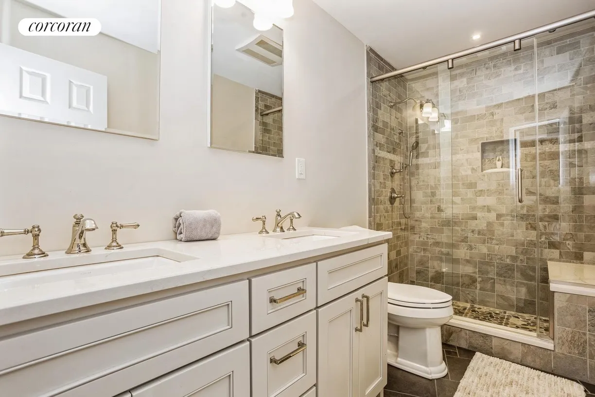 The Hamptons Real Estate | View 1 Shadbush Road | room 18 | View 19