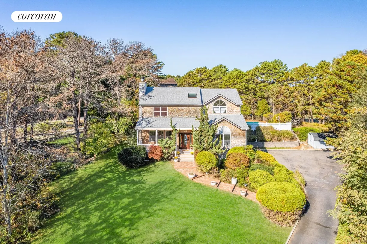 The Hamptons Real Estate | View 41 Blackwatch Court | room 1 | View 2