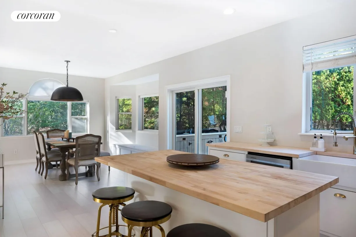The Hamptons Real Estate | View 41 Blackwatch Court | room 4 | View 5