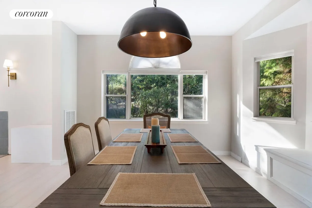 The Hamptons Real Estate | View 41 Blackwatch Court | room 7 | View 8