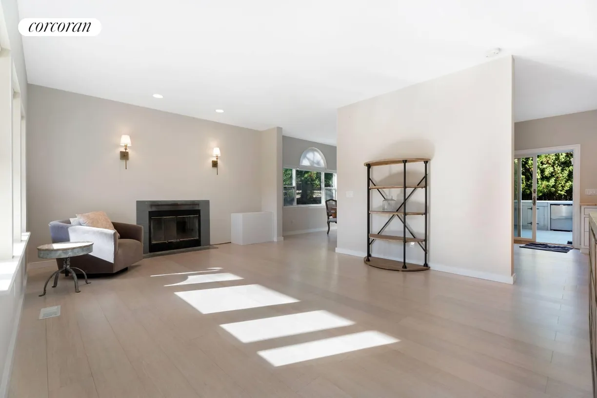 The Hamptons Real Estate | View 41 Blackwatch Court | room 9 | View 10