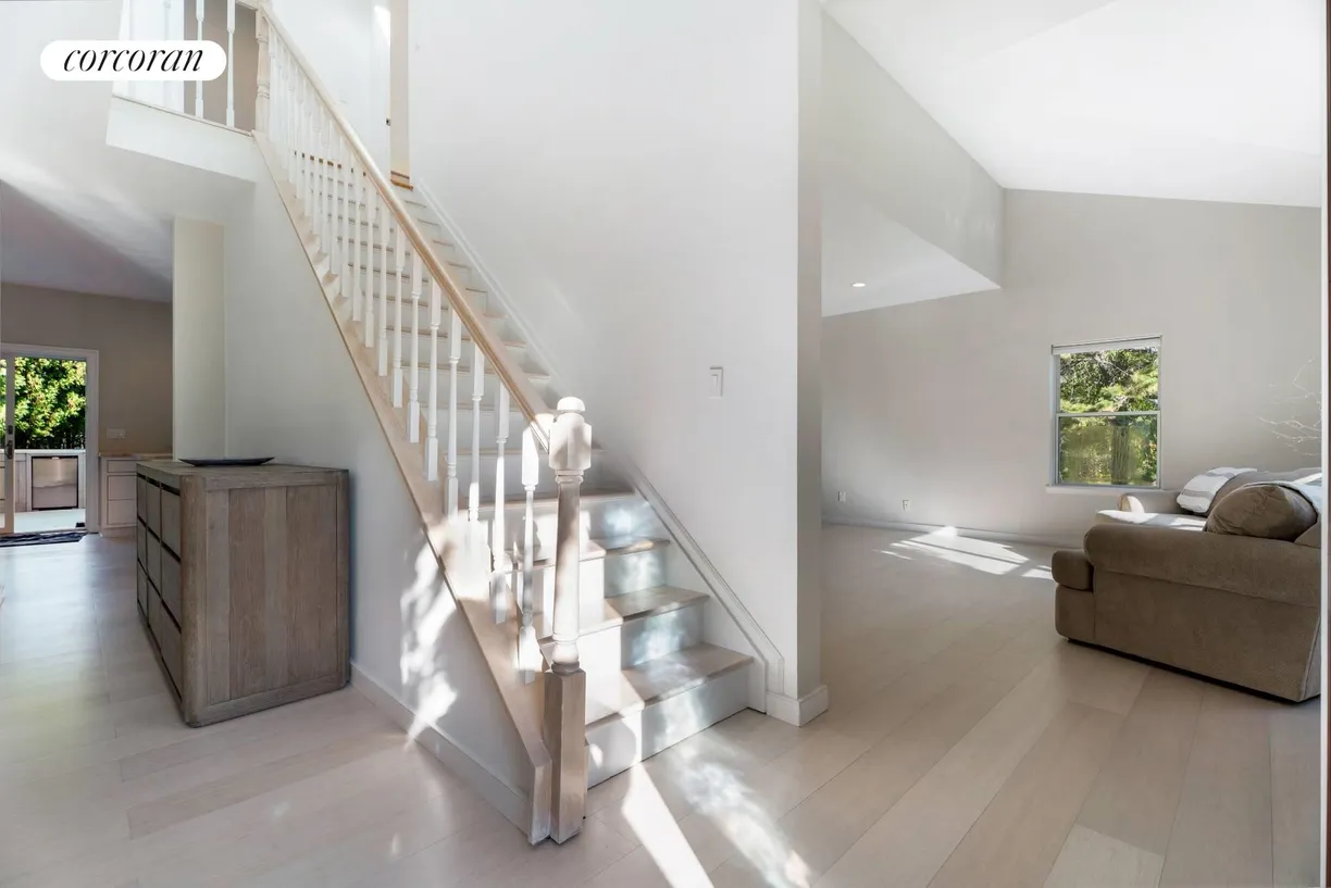 The Hamptons Real Estate | View 41 Blackwatch Court | room 11 | View 12