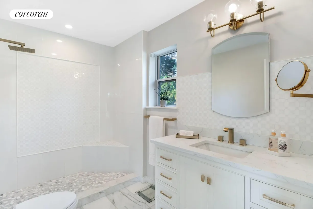The Hamptons Real Estate | View 41 Blackwatch Court | room 13 | View 14