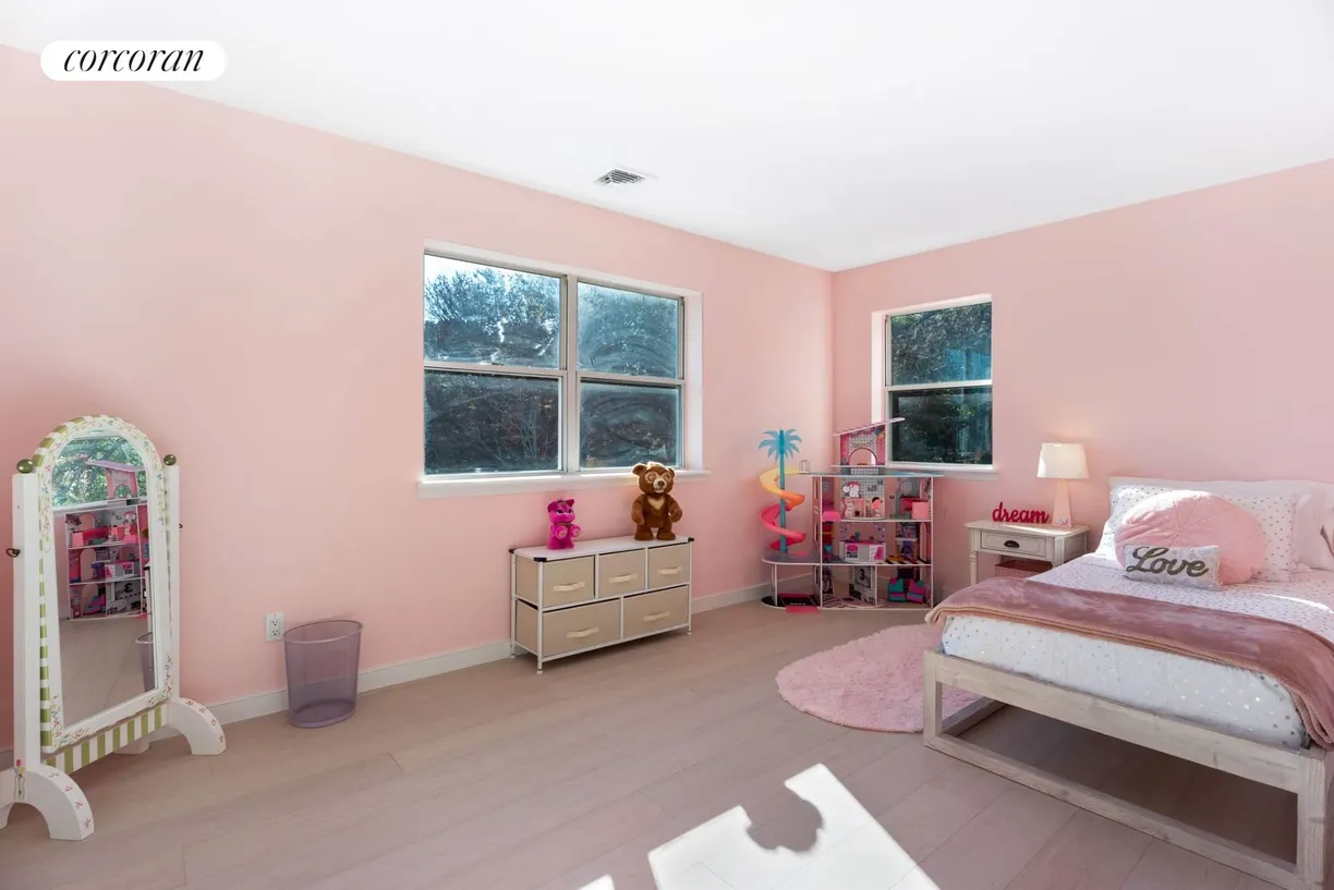 The Hamptons Real Estate | View 41 Blackwatch Court | room 14 | View 15