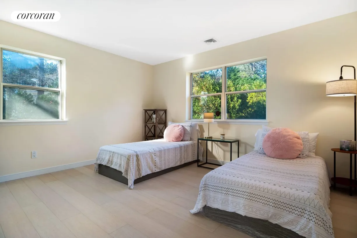 The Hamptons Real Estate | View 41 Blackwatch Court | room 16 | View 17