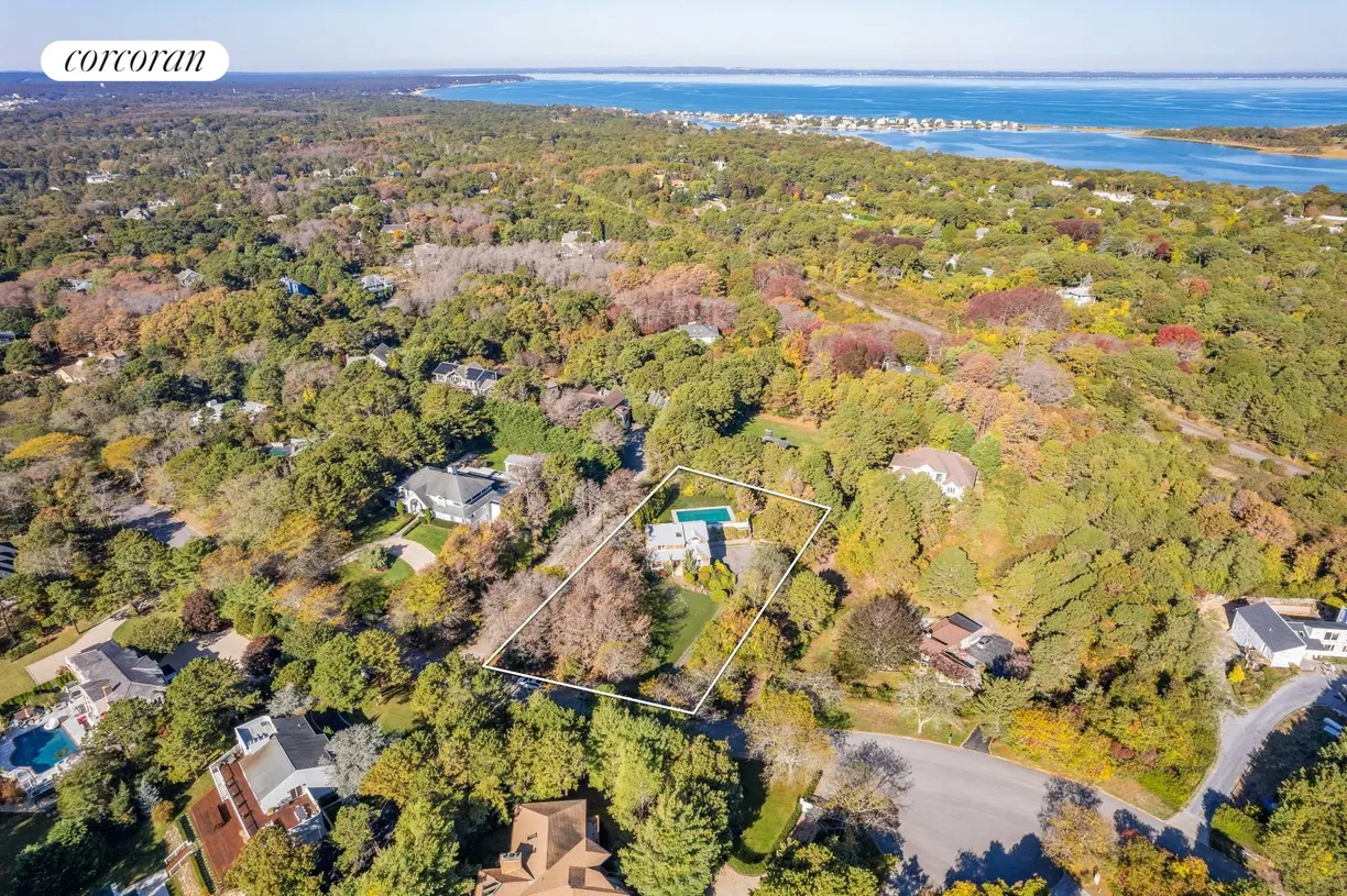 The Hamptons Real Estate | View 41 Blackwatch Court | room 19 | View 20
