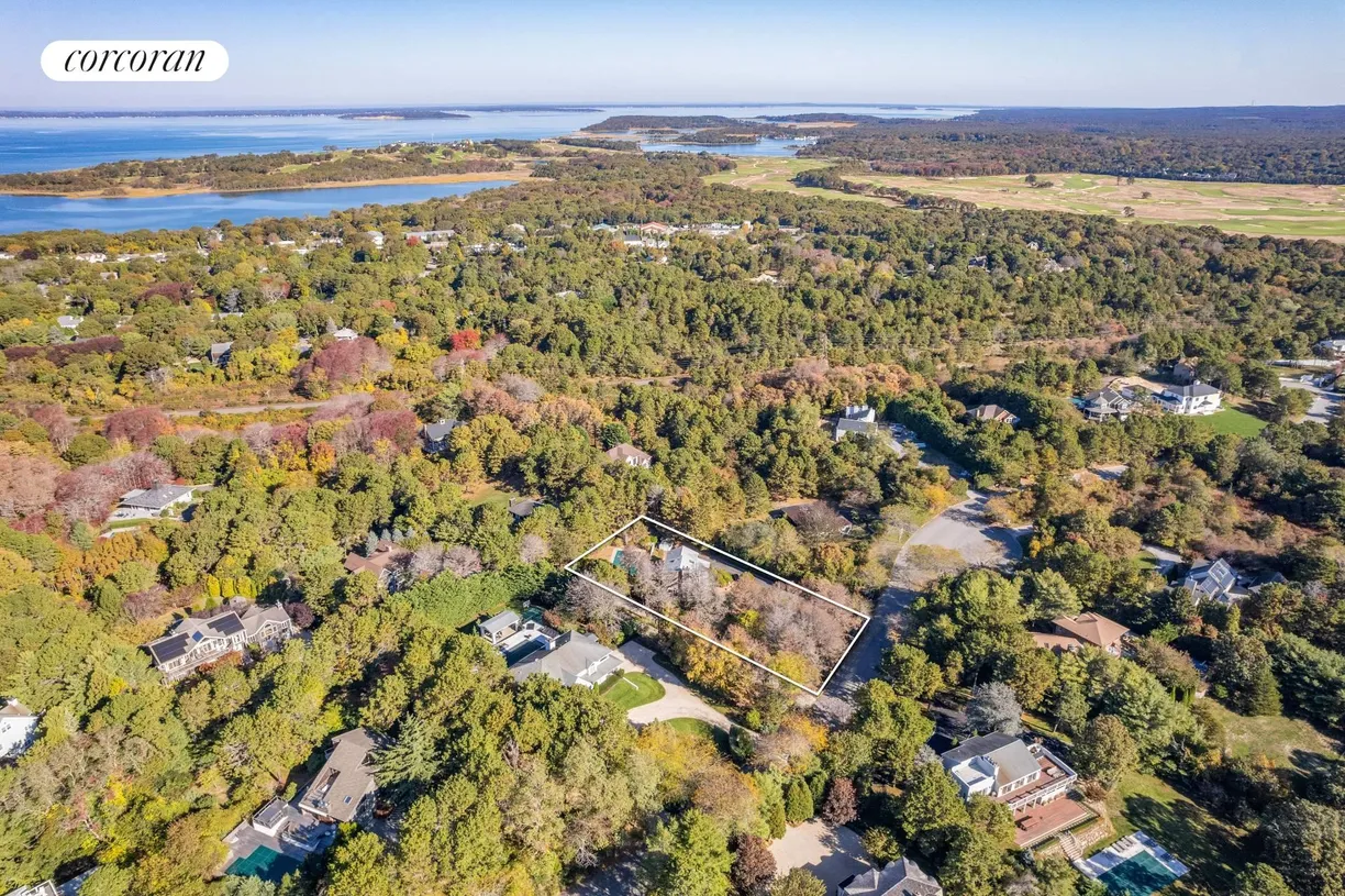 The Hamptons Real Estate | View 41 Blackwatch Court | room 20 | View 21