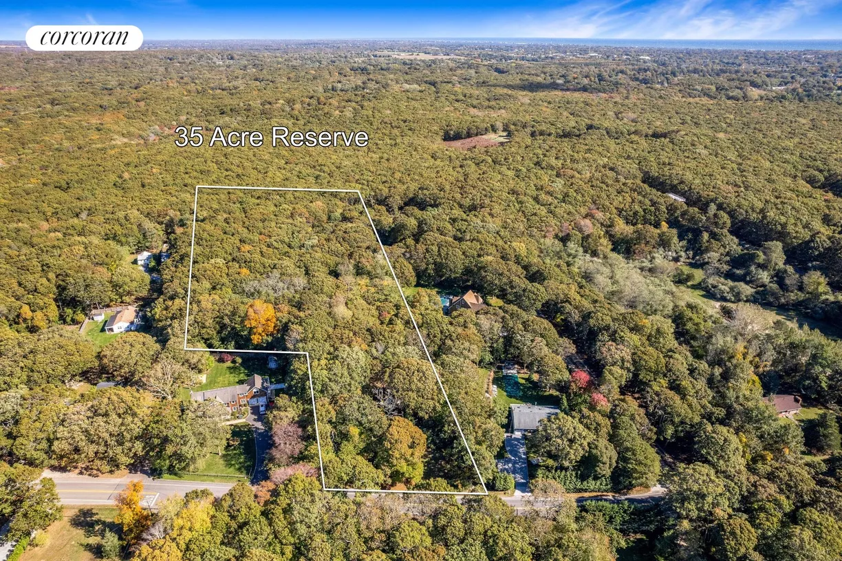 The Hamptons Real Estate | View 314 North Magee Street | room 1 | View 2
