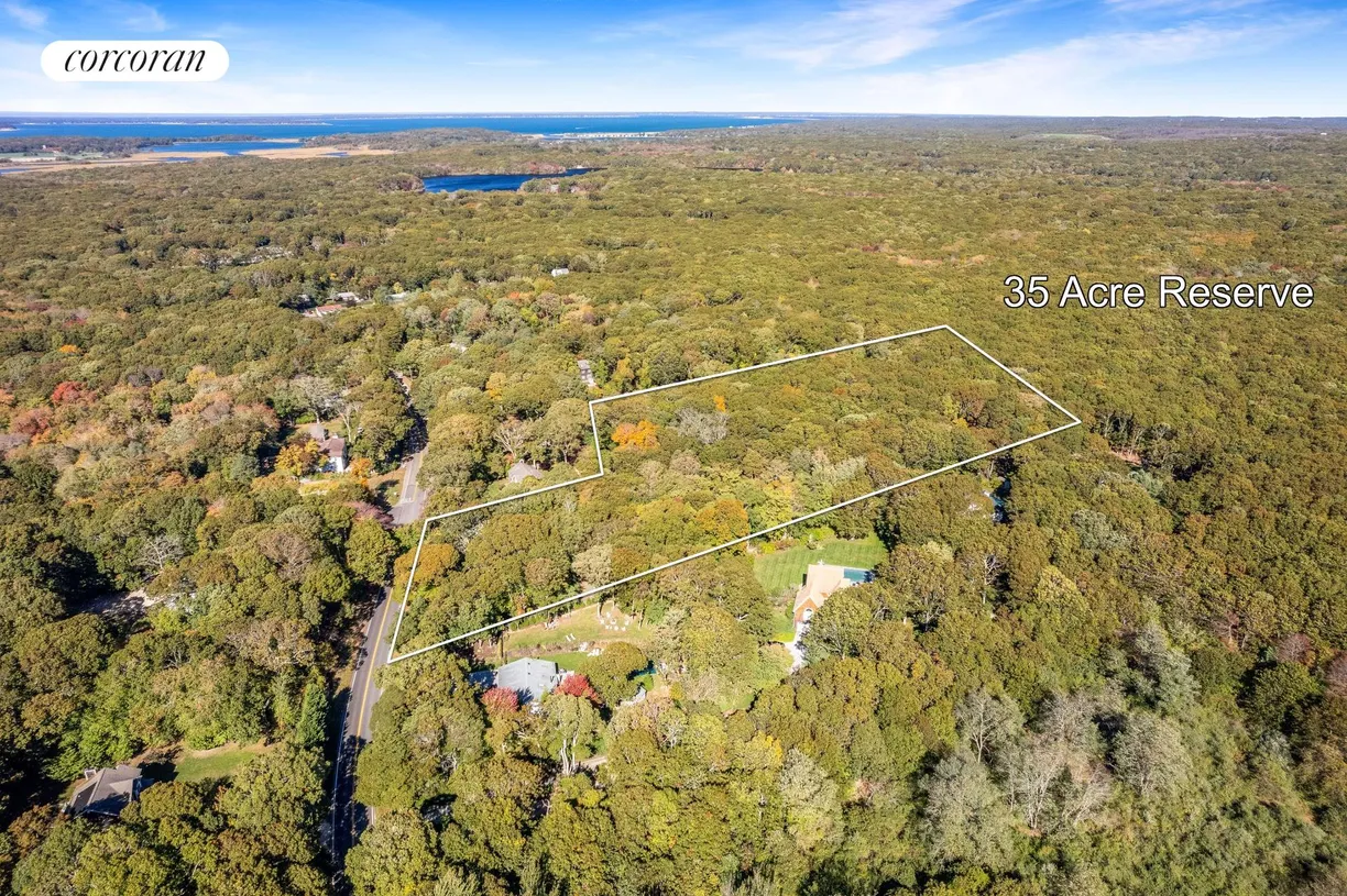 The Hamptons Real Estate | View 314 North Magee Street | room 2 | View 3