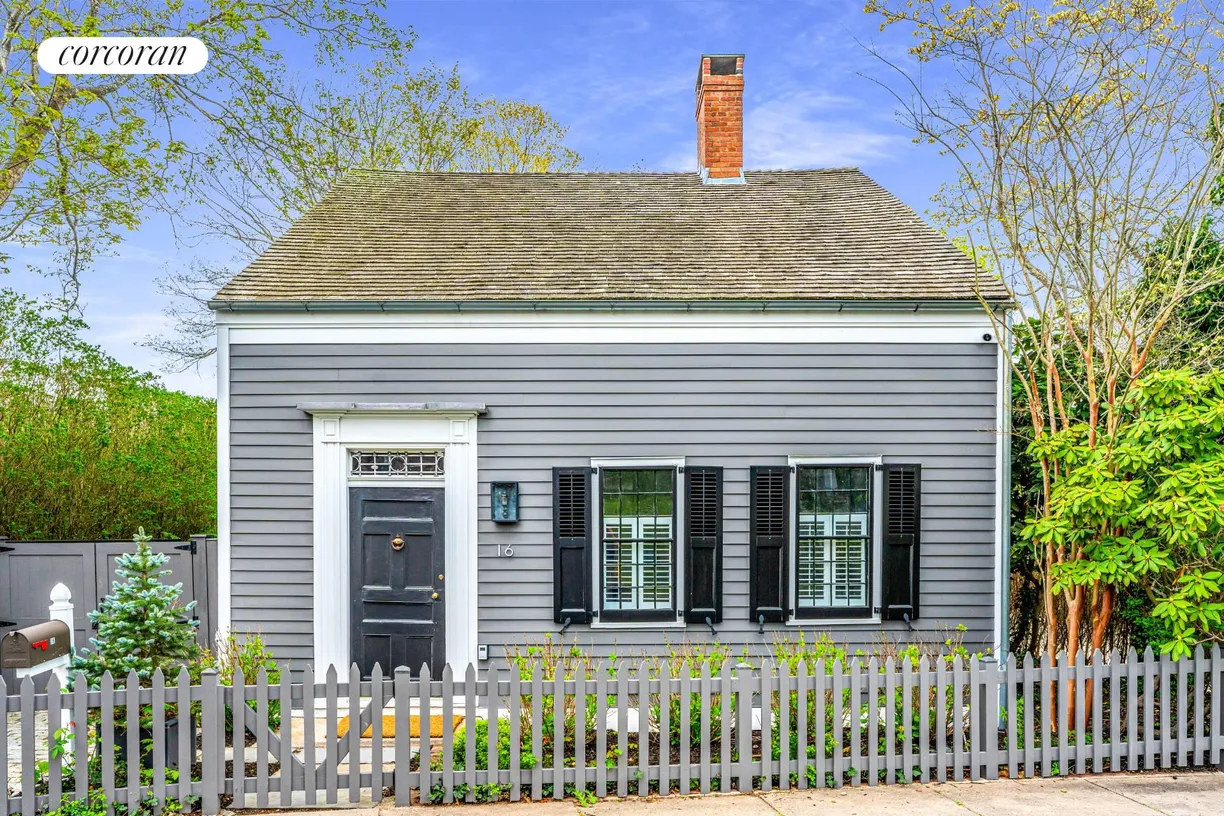 The Hamptons Real Estate | View 16 Jefferson Street | room 1