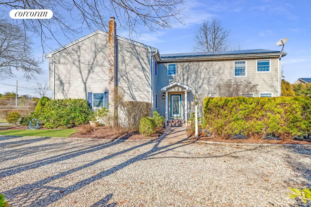 The Hamptons Real Estate | View 42 Jessup Avenue | room 2 | View 3