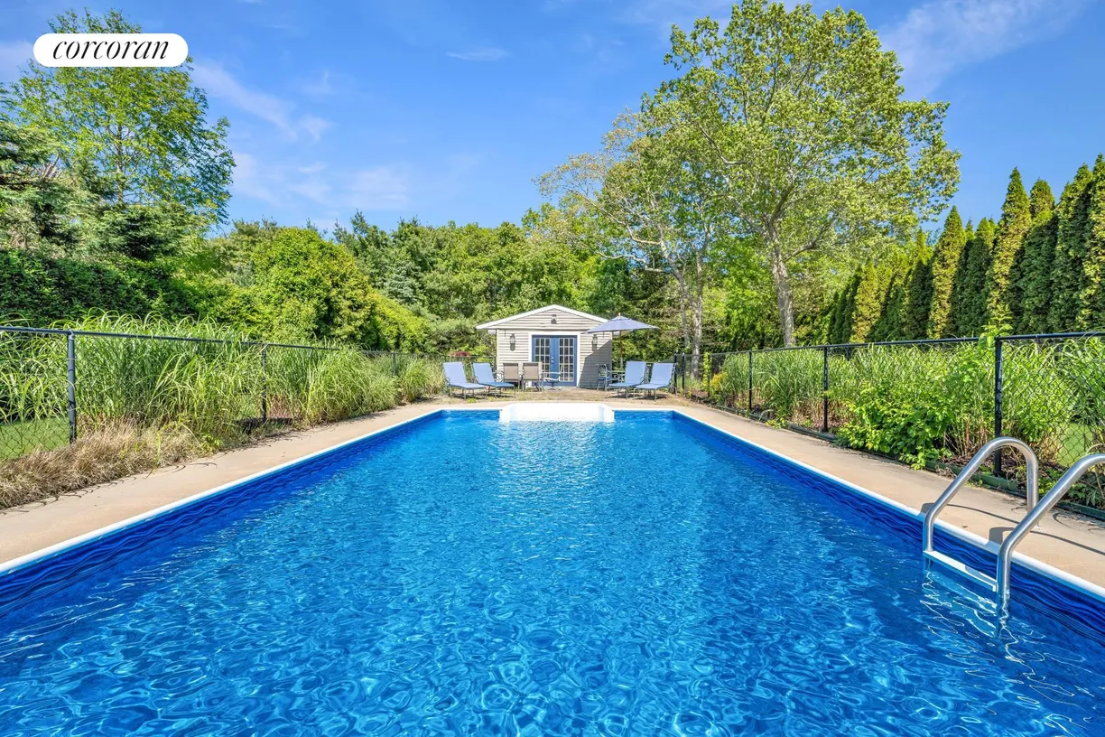 The Hamptons Real Estate | View 42 Jessup Avenue | room 6 | View 7