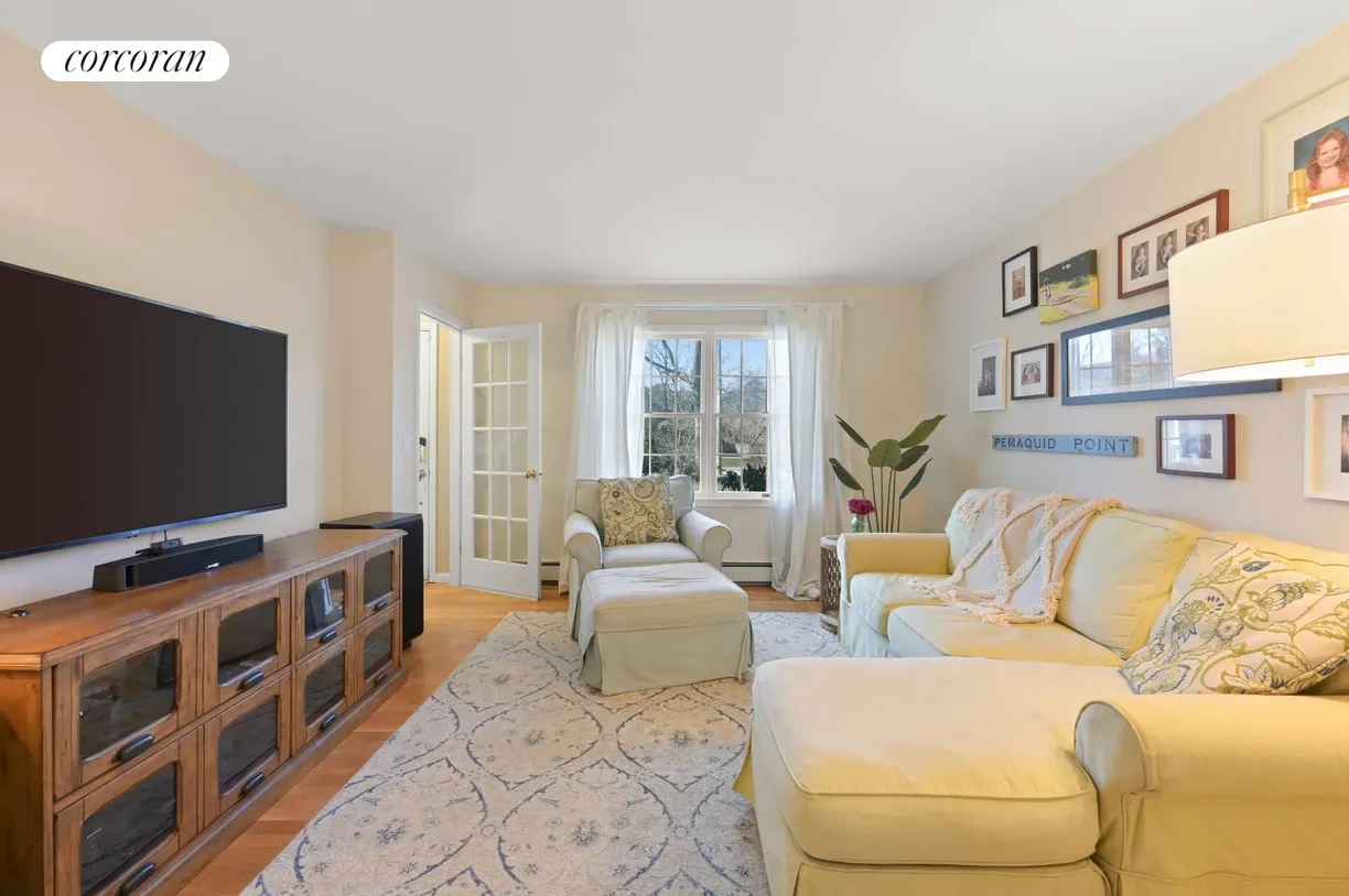 The Hamptons Real Estate | View 42 Jessup Avenue | room 10 | View 11