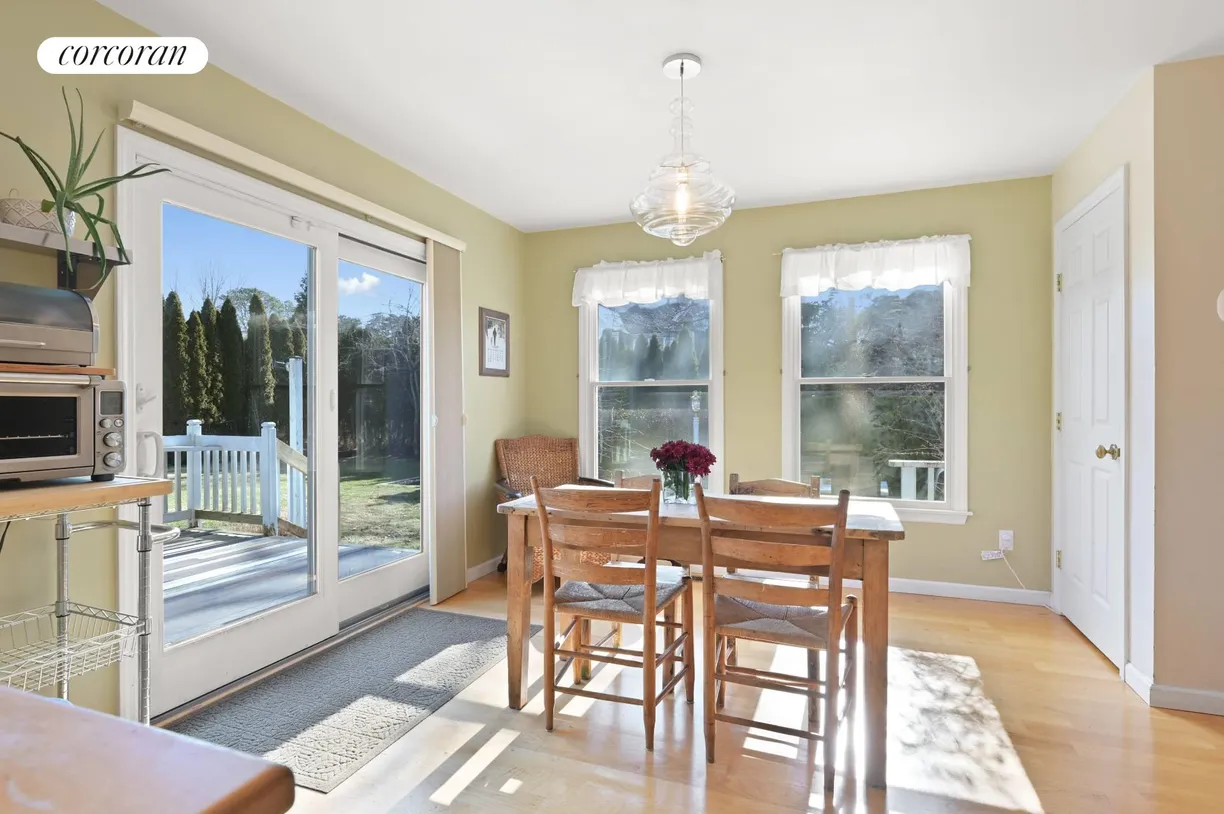 The Hamptons Real Estate | View 42 Jessup Avenue | room 15 | View 16