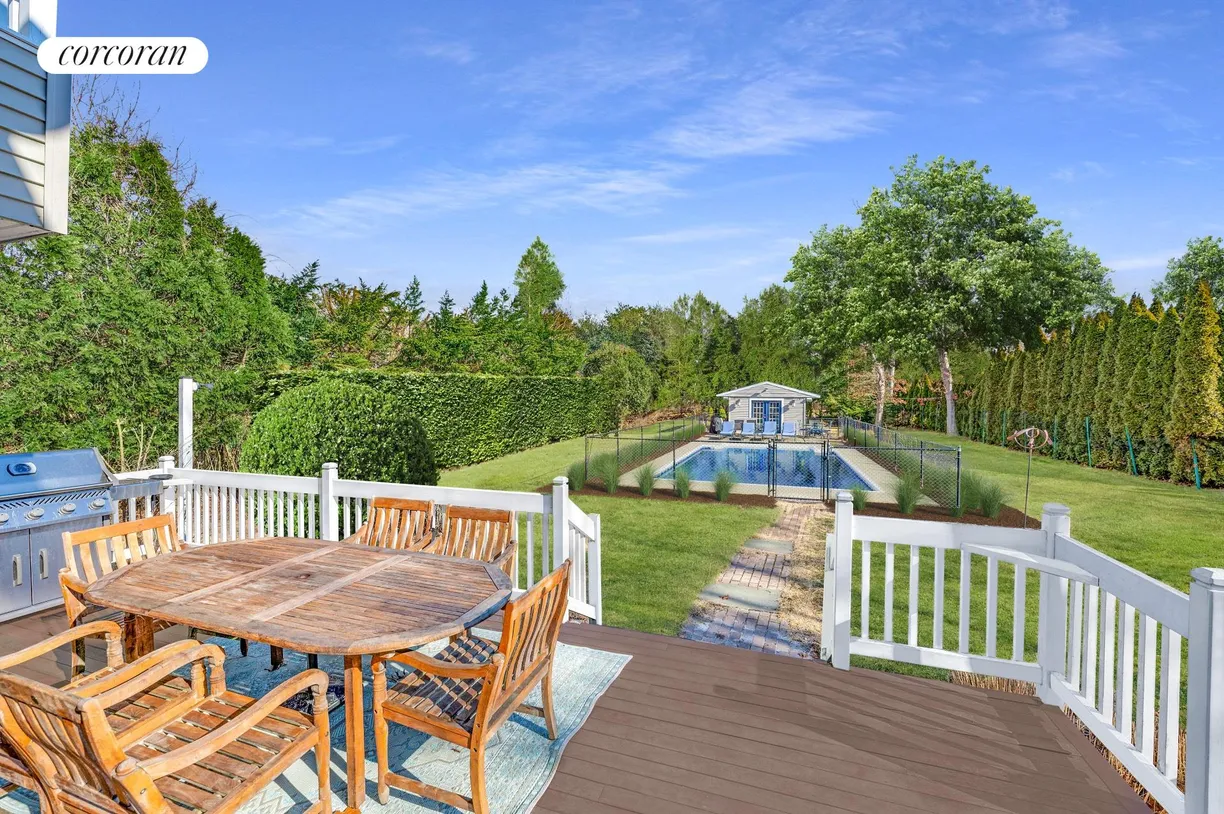 The Hamptons Real Estate | View 42 Jessup Avenue | room 16 | View 17