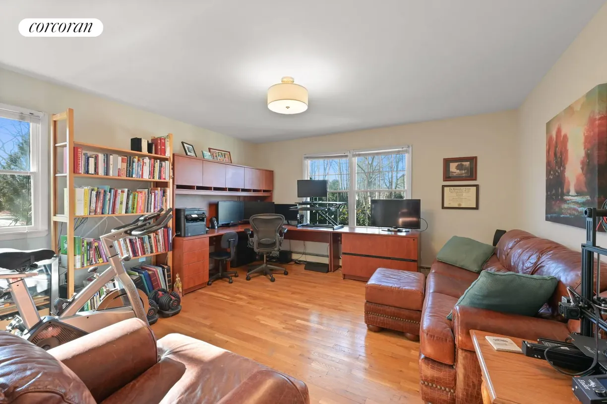 The Hamptons Real Estate | View 42 Jessup Avenue | room 19 | View 20