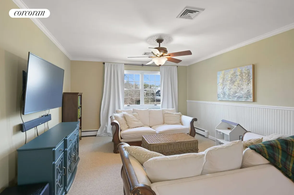 The Hamptons Real Estate | View 42 Jessup Avenue | room 22 | View 23