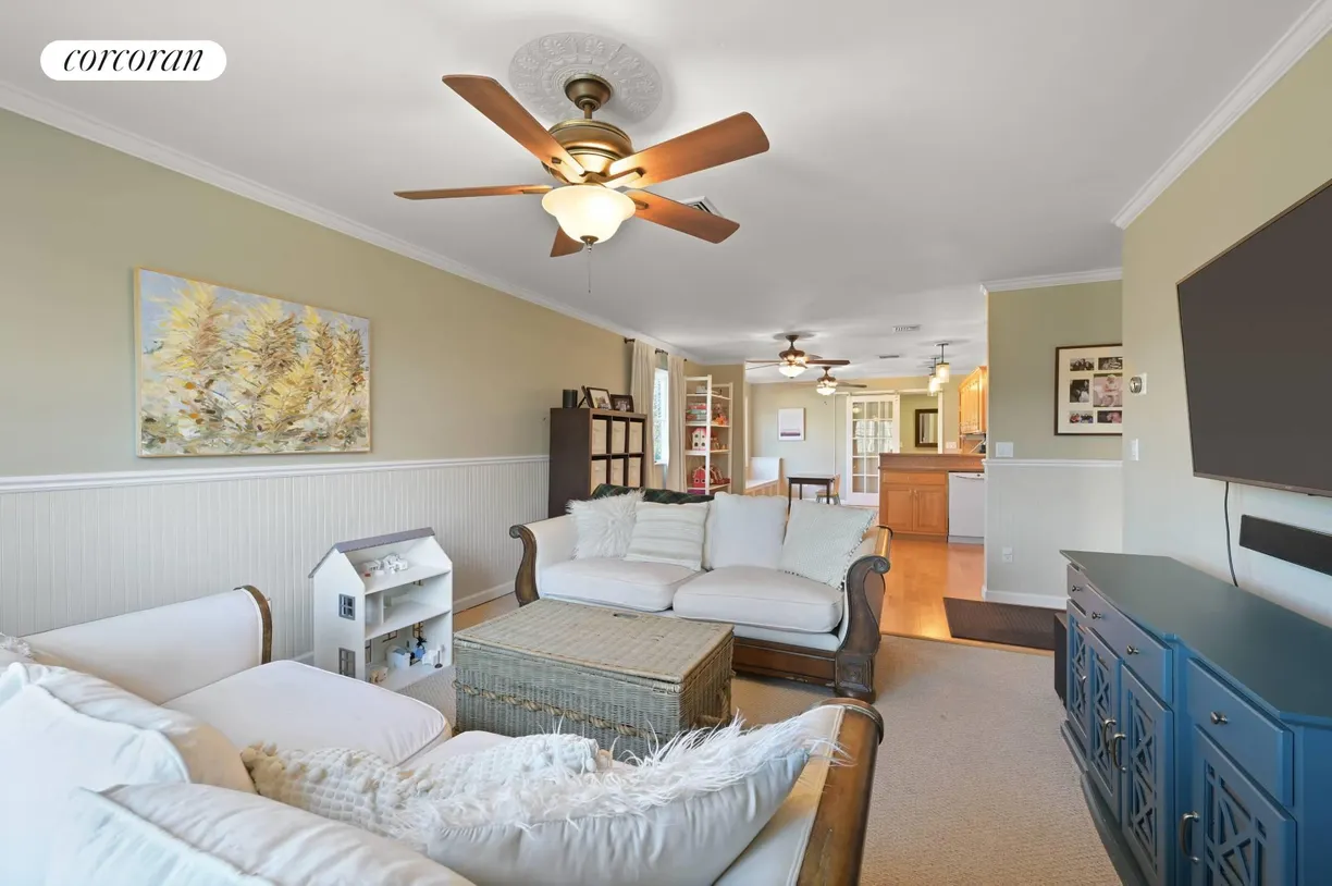 The Hamptons Real Estate | View 42 Jessup Avenue | room 23 | View 24
