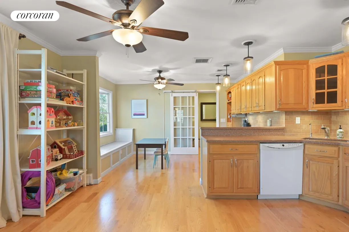 The Hamptons Real Estate | View 42 Jessup Avenue | room 24 | View 25