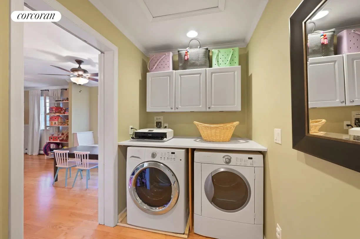 The Hamptons Real Estate | View 42 Jessup Avenue | room 25 | View 26