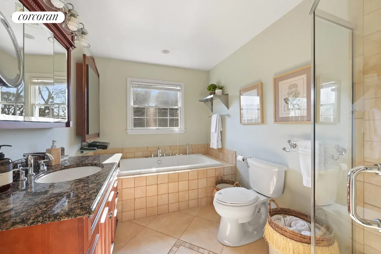 The Hamptons Real Estate | View 42 Jessup Avenue | room 27 | View 28