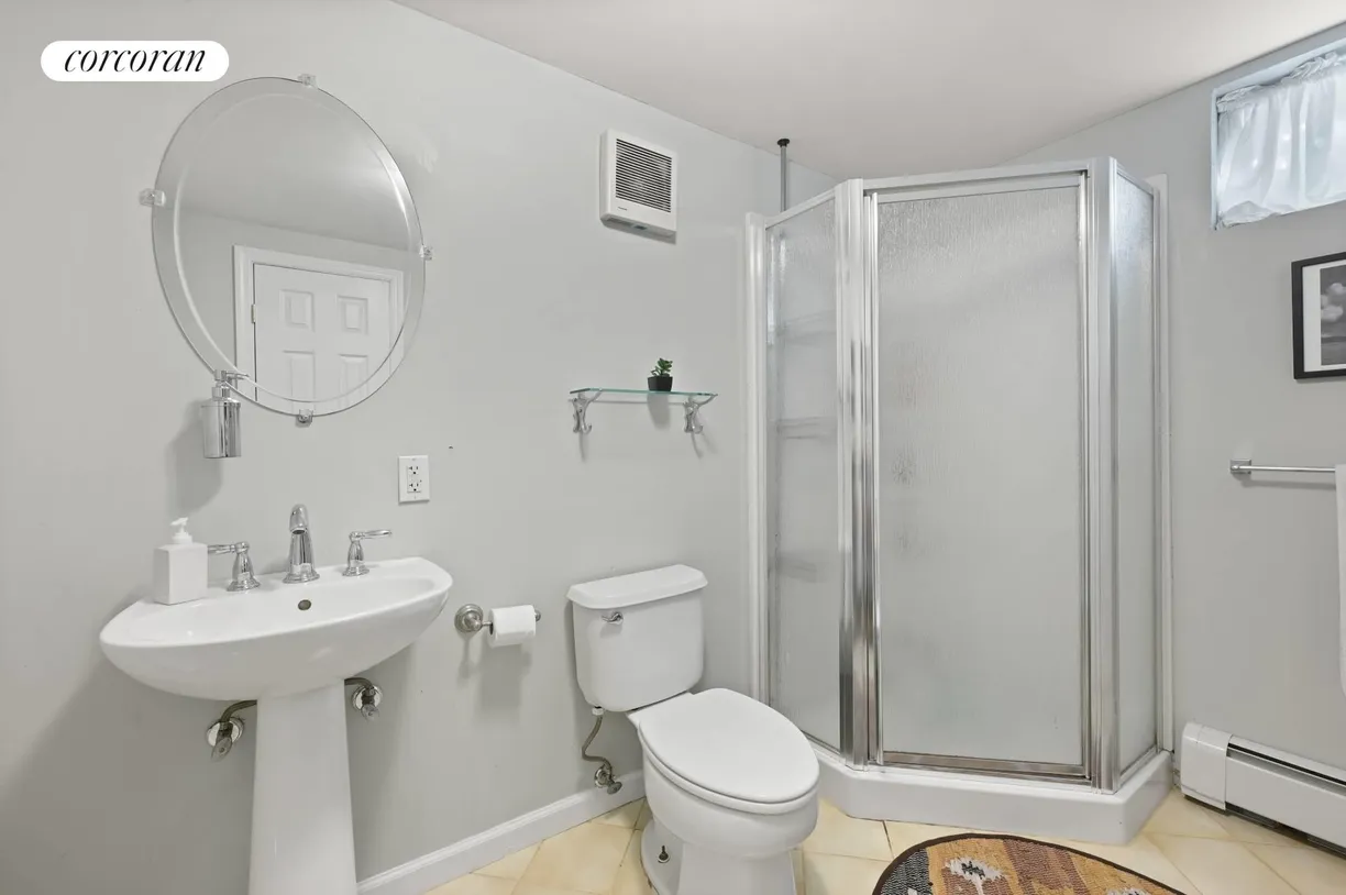 The Hamptons Real Estate | View 42 Jessup Avenue | room 32 | View 33