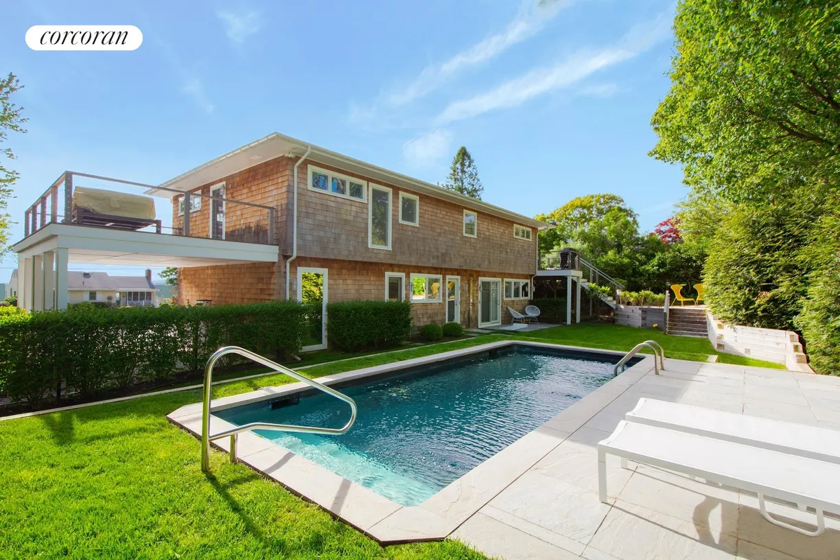 The Hamptons Real Estate | View 46 Cliff Drive | room 1