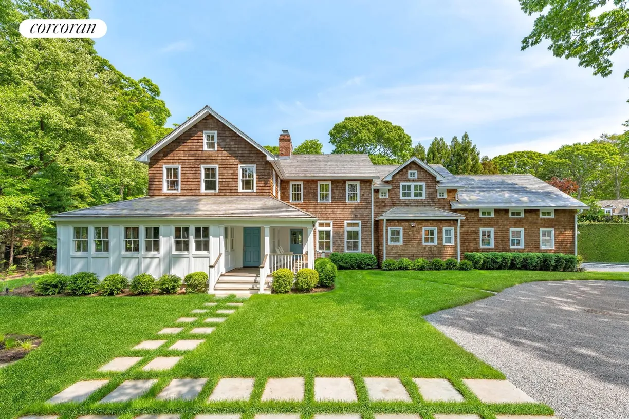 The Hamptons Real Estate | View 27 On The Bluff | 6 Beds, 5 Baths