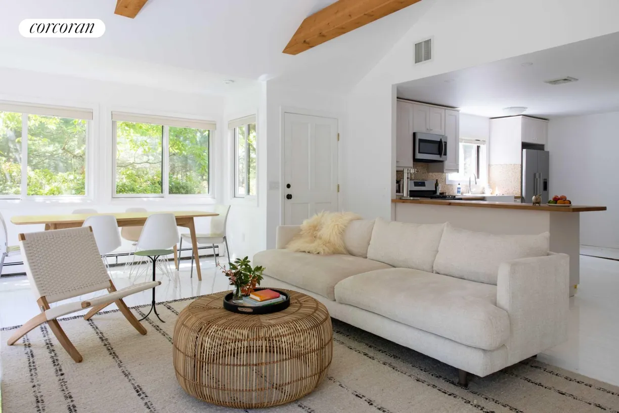 The Hamptons Real Estate | View 60 Northwest Landing Road | room 1