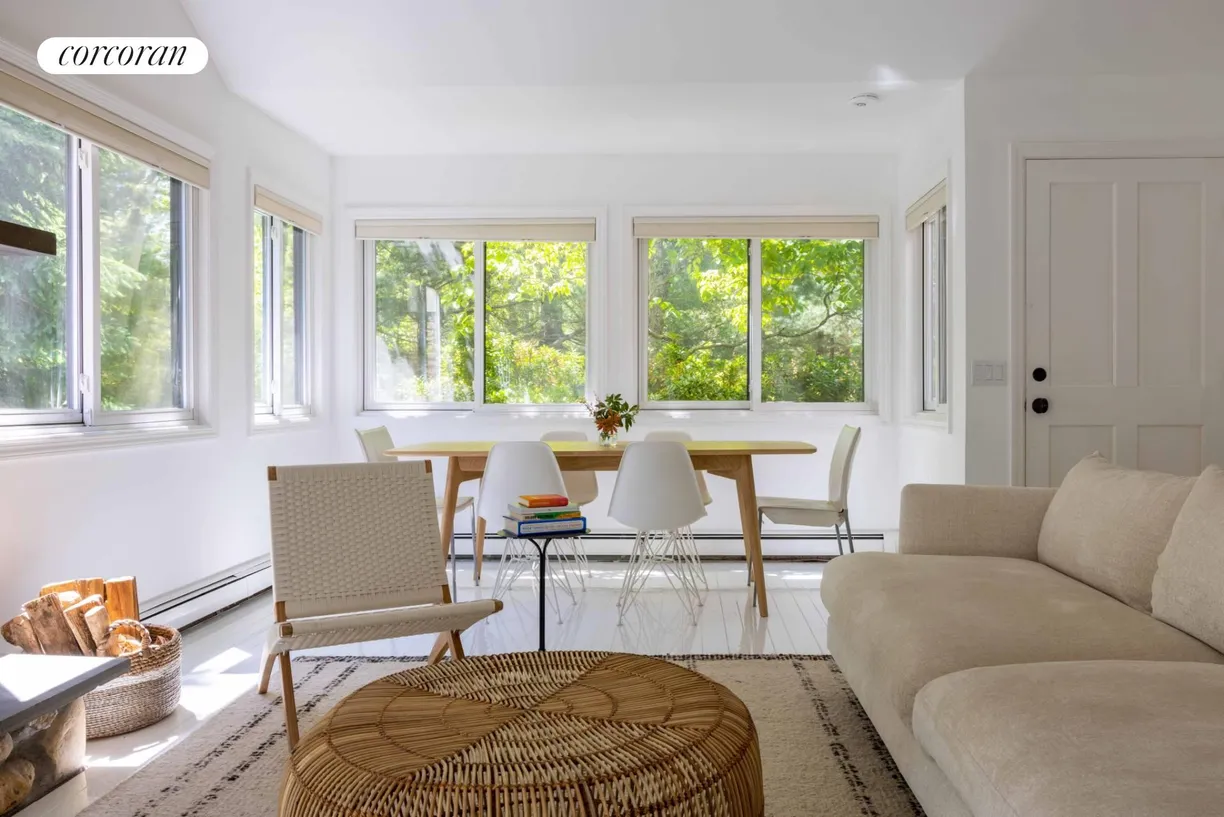 The Hamptons Real Estate | View 60 Northwest Landing Road | room 2