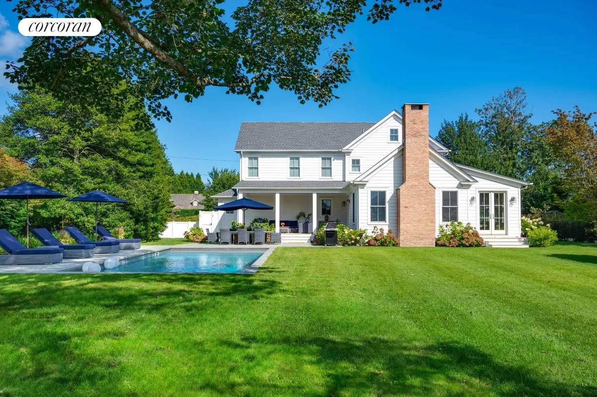 The Hamptons Real Estate | View 260 Halsey Lane | 5 Beds, 5 Baths