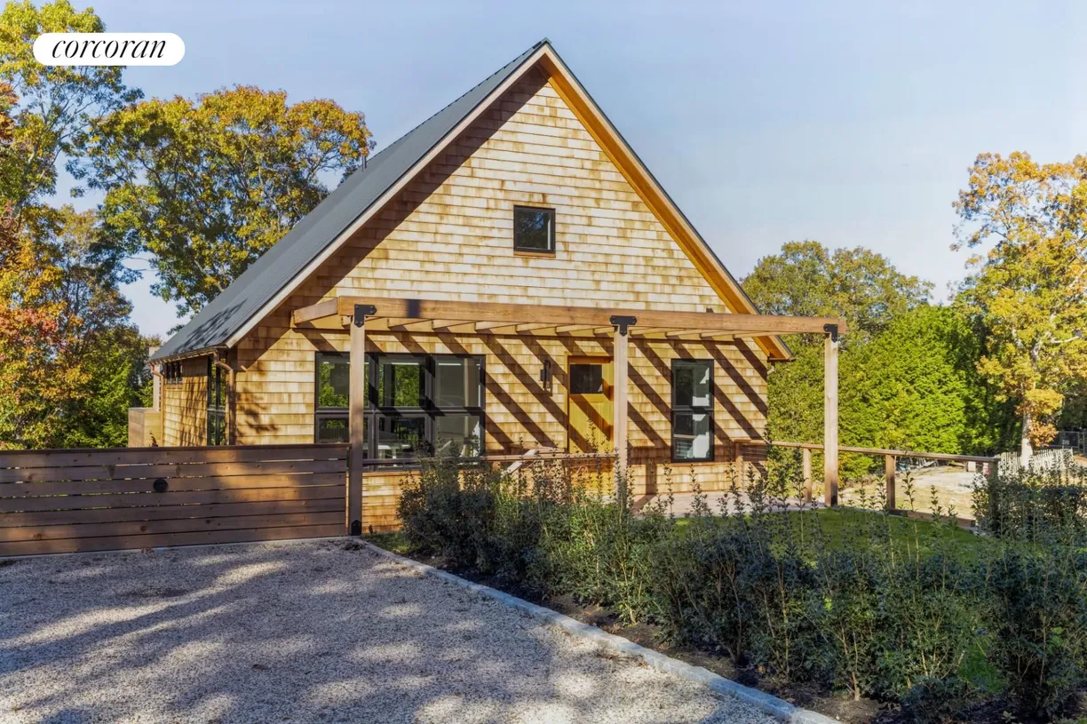 The Hamptons Real Estate | View 9 Gull Rock Road | 4 Beds, 3 Baths