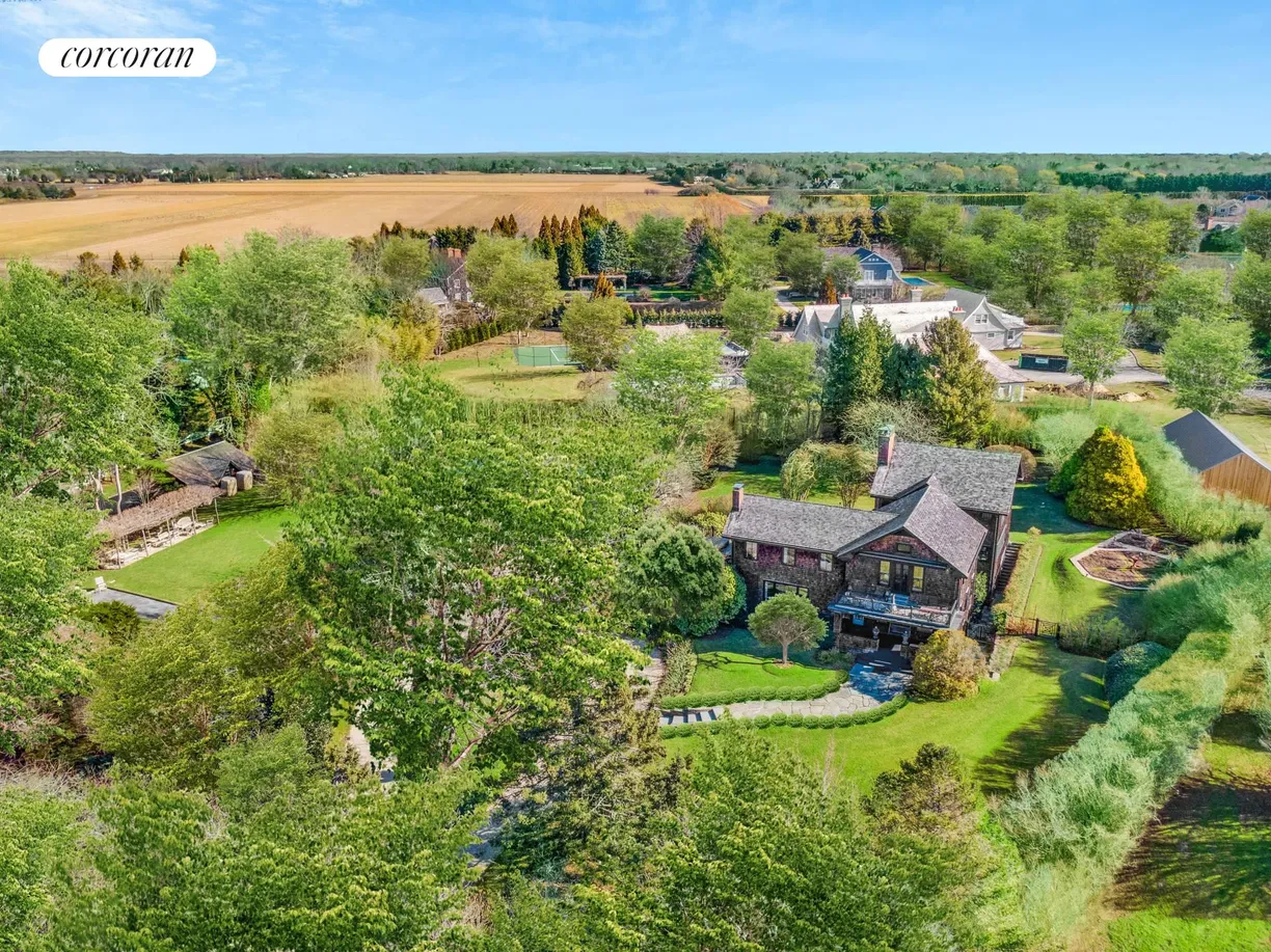 The Hamptons Real Estate | View 193 Sagaponack Main Street | 5 Beds, 4 Baths | View 1