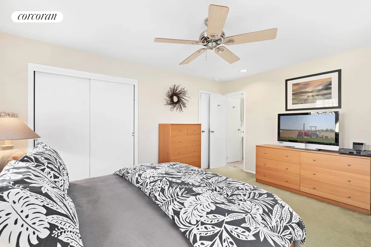 The Hamptons Real Estate | View 3 Crestview Drive | Master Suite | View 9