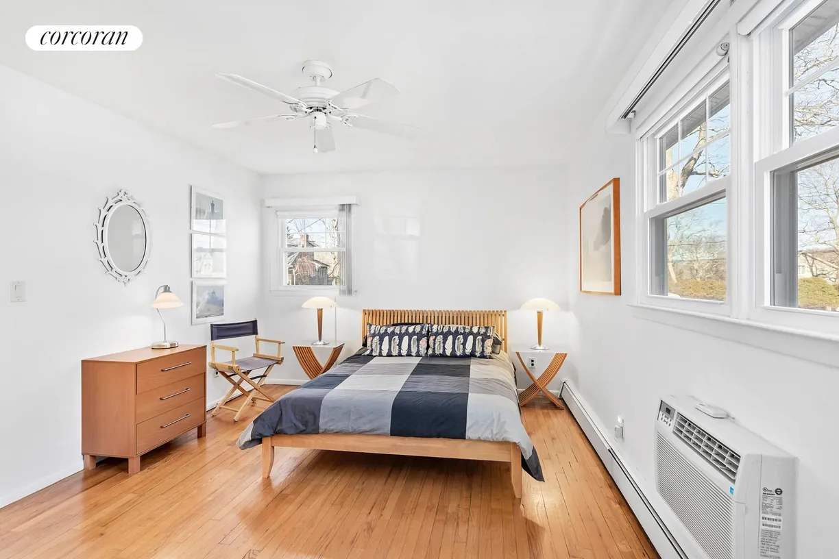 The Hamptons Real Estate | View 3 Crestview Drive | Guest Bedroom | View 10